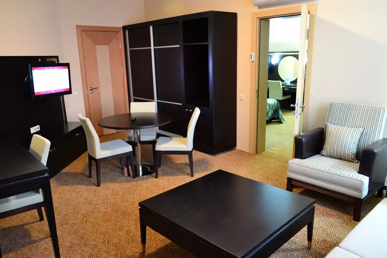 GRANDBELISH_SHABAVIZ (5).jpg